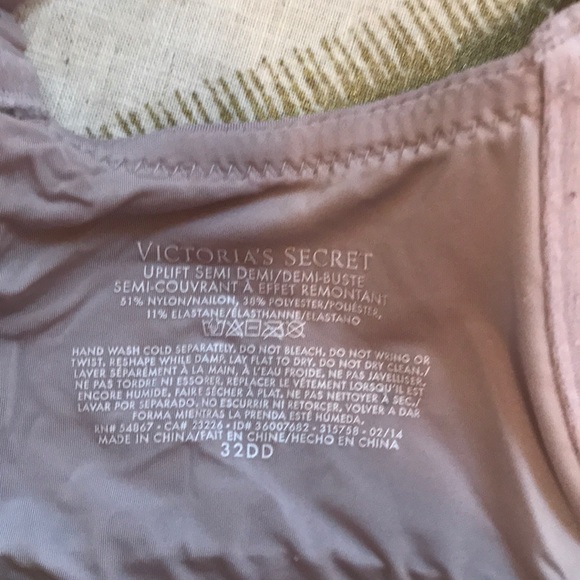 Victoria’s Secret Bra - Picture 5 of 7